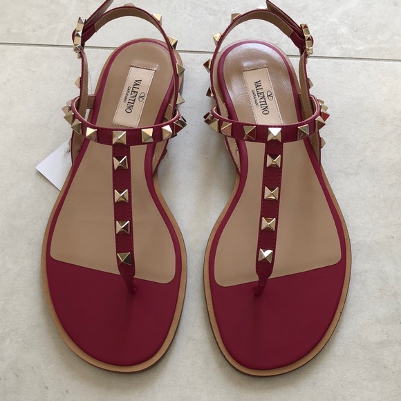 Valentino Garavani Leather Thong Sandal. Size 36 - Picture 1 of 4
